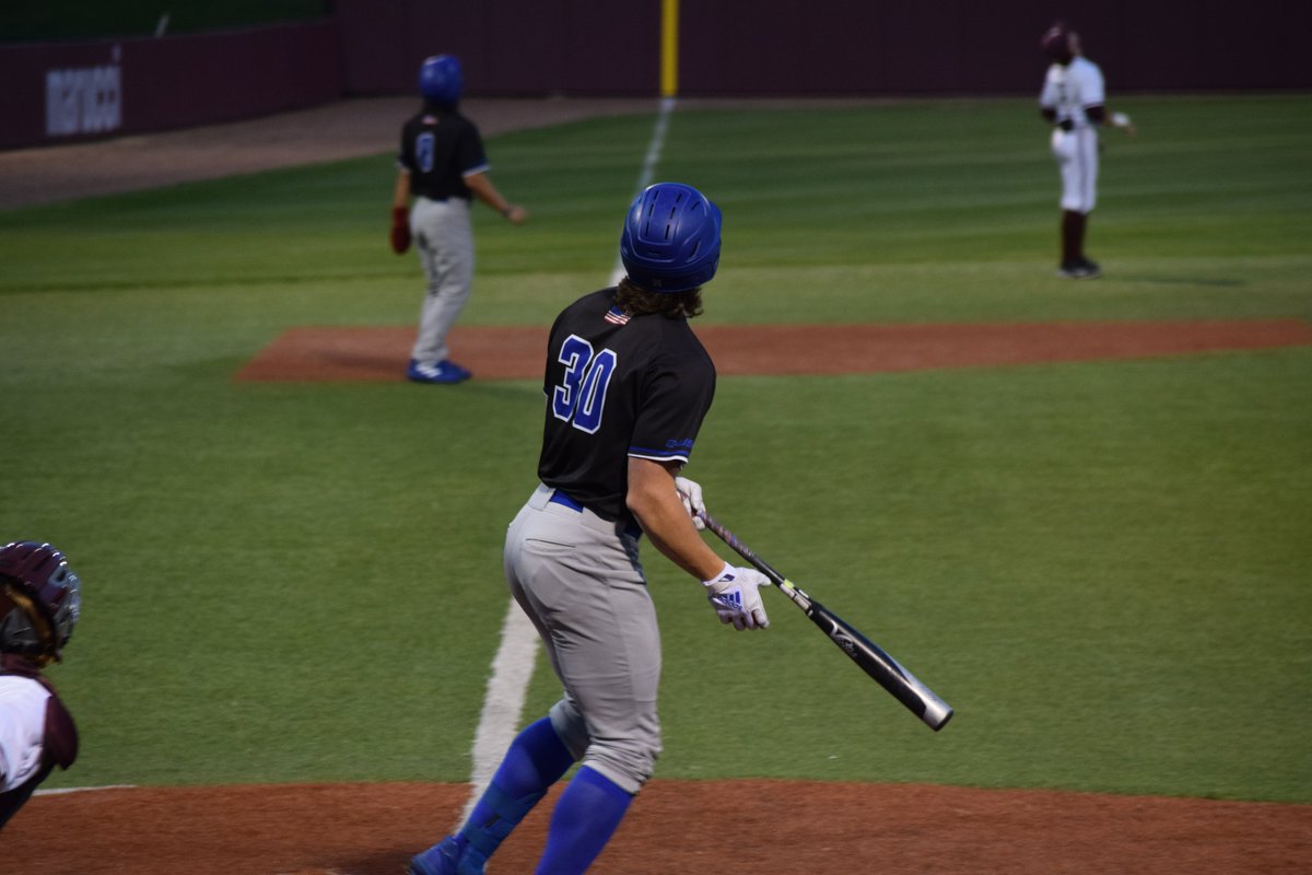 Diamond Dogs tweet media