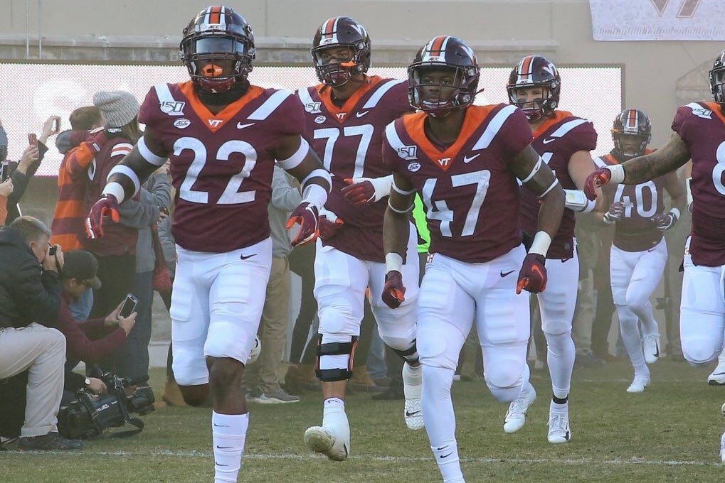 _MasonWade's tweet photo. After a great conversation with @CoachJoeRudolph I am so honored and blessed to receive a offer from from @HokiesFB! Thank you so much for this opportunity!@CoachShawnQuinn @CoachPryVT @jcprice59 @EvanGWatkins247 https://t.co/nf67Uz9pDK