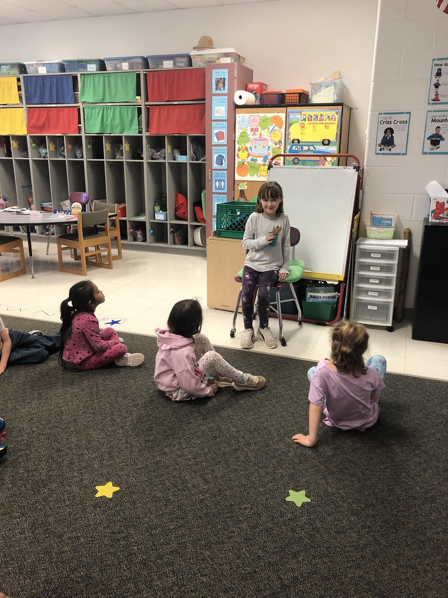 SpinasStars's tweet photo. Loved having this sweet teachers’ helper today!  And the kids loved her too!@MiddleCreekES https://t.co/vdbdpt1nFI