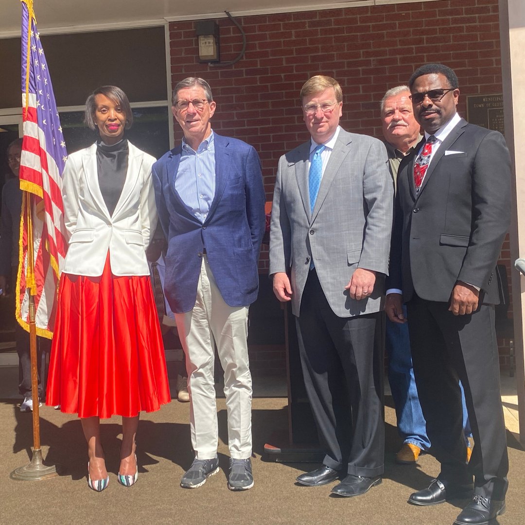 repcockerham's tweet image. Thank you Gov @tatereeves for coming to Gloster to announce the major economic development in SW Mississippi. Thank you to Claw Forestry Services for setting roots in Gloster. This $200 million investment will directly provide 130 jobs and indirectly provide up to 200 other jobs