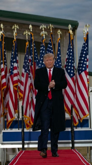 NEWSMAX's tweet photo. POLL: Donald Trump holds a four point lead over Joe Biden in a hypothetical 2024 presidential election. https://t.co/SPYvqw86t7 https://t.co/YlSSc2d0qF