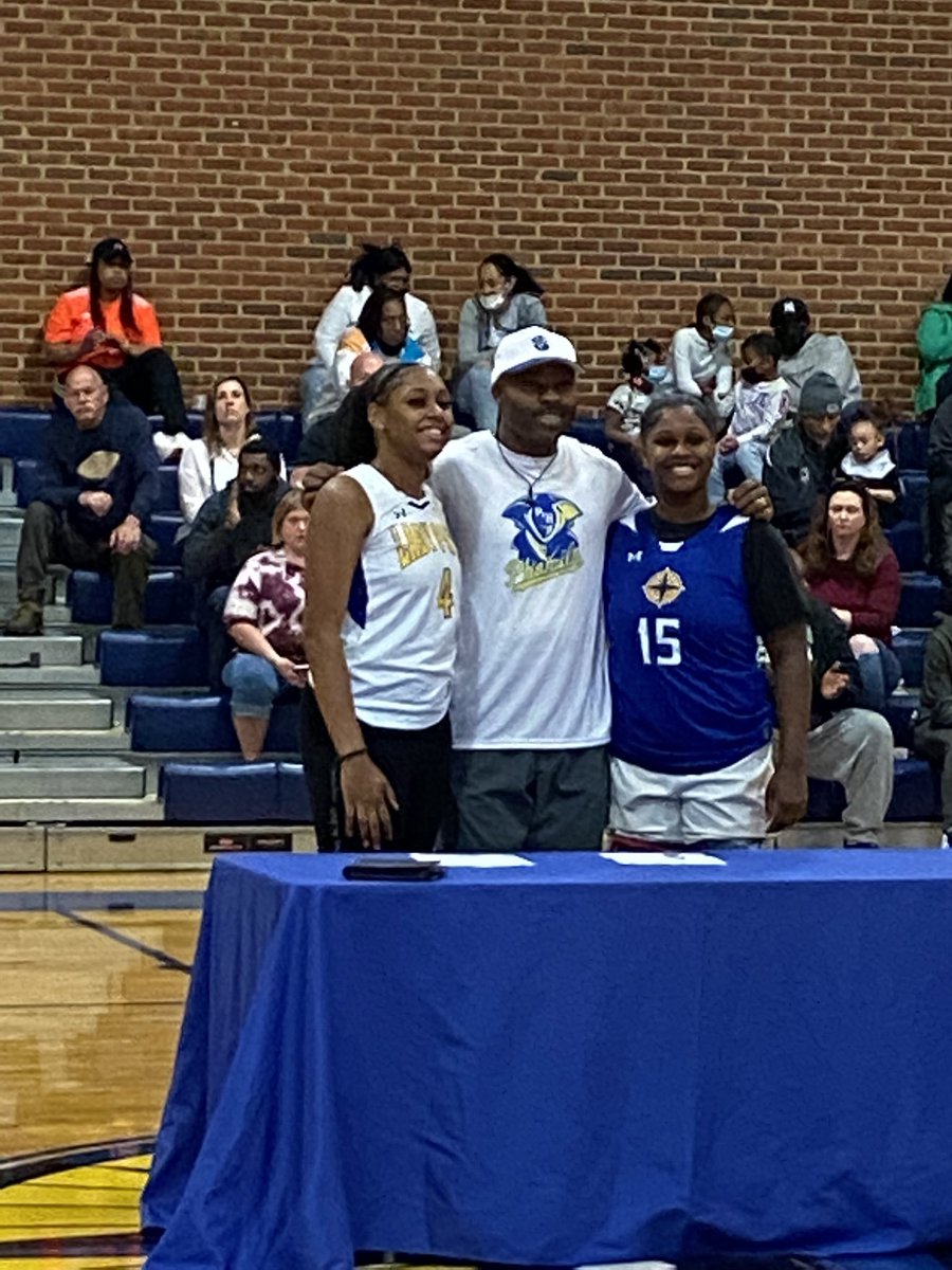CvaGirls's tweet photo. So proud of these ladies for committing to continue their athletic and academic careers at the collegiate level. @mahood_emily  will be attending Ferrum College. Kameron Copeland will be attending Patrick Henry Community College!!! Great job ladies!!! ❤️🏀 https://t.co/XXfNlQTUKV