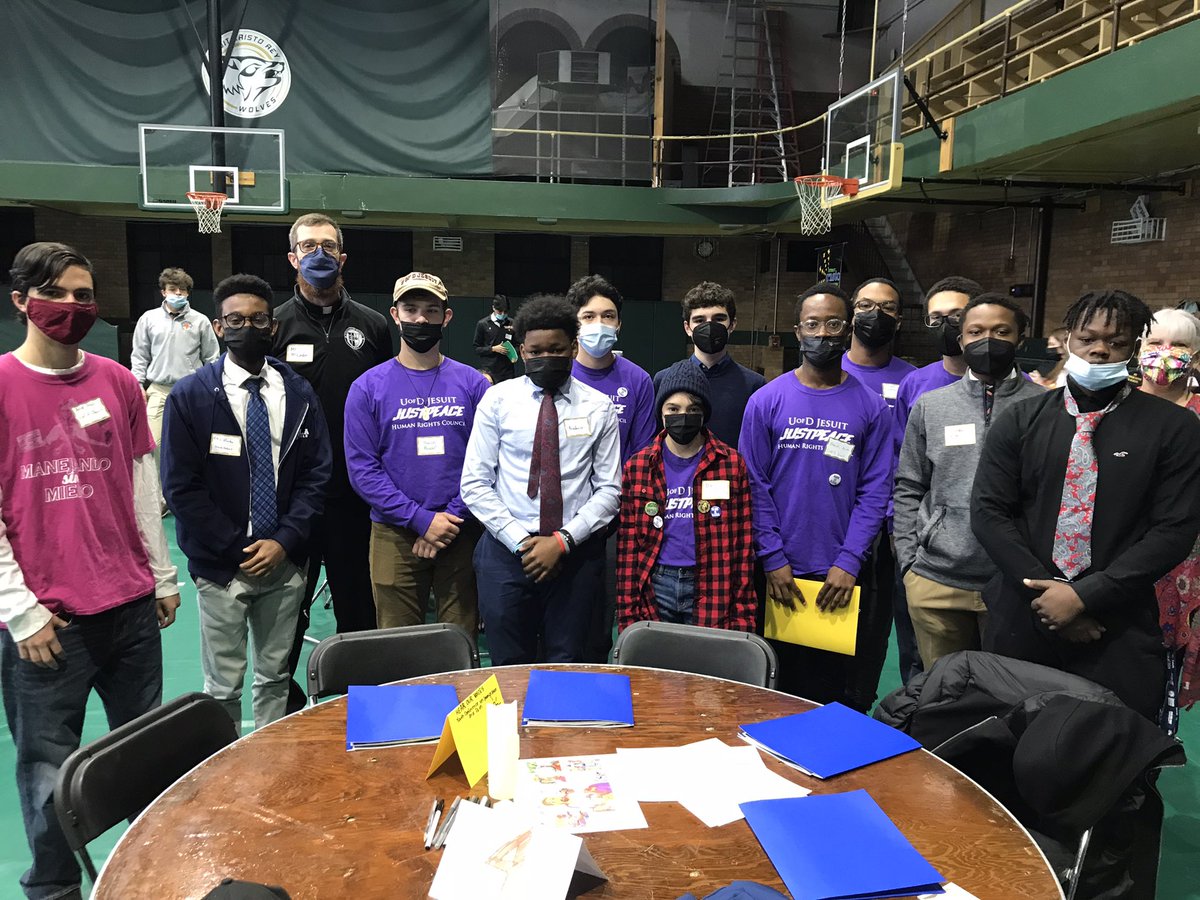 JustPeace_UDJ's tweet photo. UDJ and Loyola High School - Jesuit students committed to justice! https://t.co/gTVpD09rpb