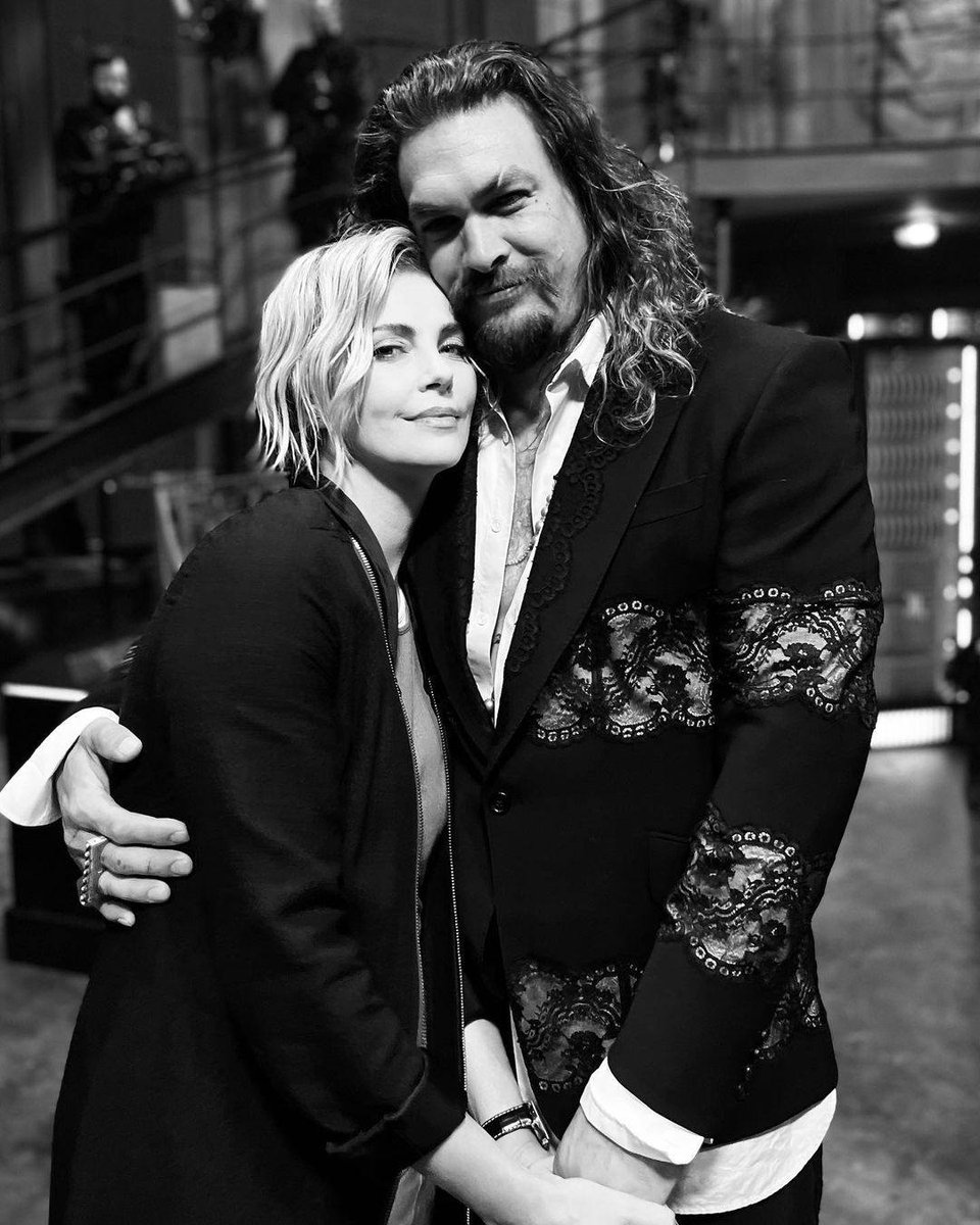 Charlize Theron y Jason Momoa en el set de #RápidosYFuriosos10 #FastX😍🎬