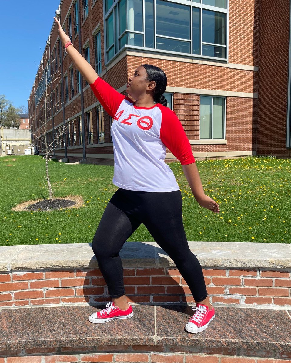 Queencity1020's tweet photo. First one in the family to take a trip to ΔeltaLand, out here persevering to make history, that’s why in ΔeltaLand they call me Queen of Crusade 🔺🐘 #SEV7N #KappaPsi https://t.co/D0MOS3xgU5