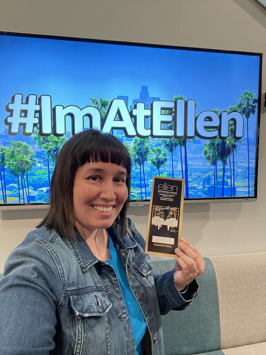 _AARlCABRlTTANY's tweet photo. Forever grateful to @TheEllenShow @andylassner &amp; the rest of the crew. It was a massive surprise going from riff raff to a seat... I will cry up until it airs, then cry one more time.. maybe forever. Hope you love my gift Ellen! #ImAtEllen #ellenfinalseason #EllenDegeneres https://t.co/FOnghRM914