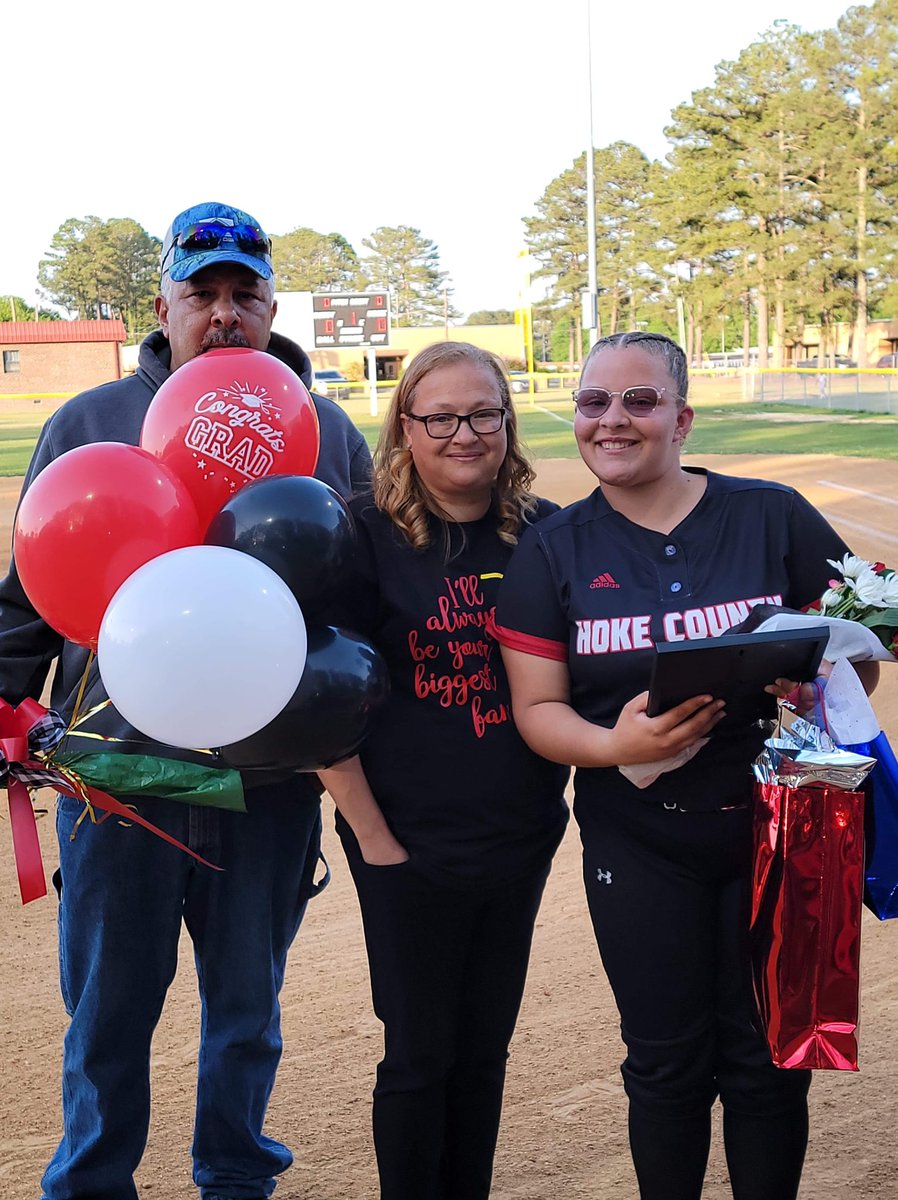 HokeCoSchools's tweet photo. We were so proud to celebrate our softball seniors tonight! #AlwaysABuck🥎❤️🖤 https://t.co/uQ3pie8JsG