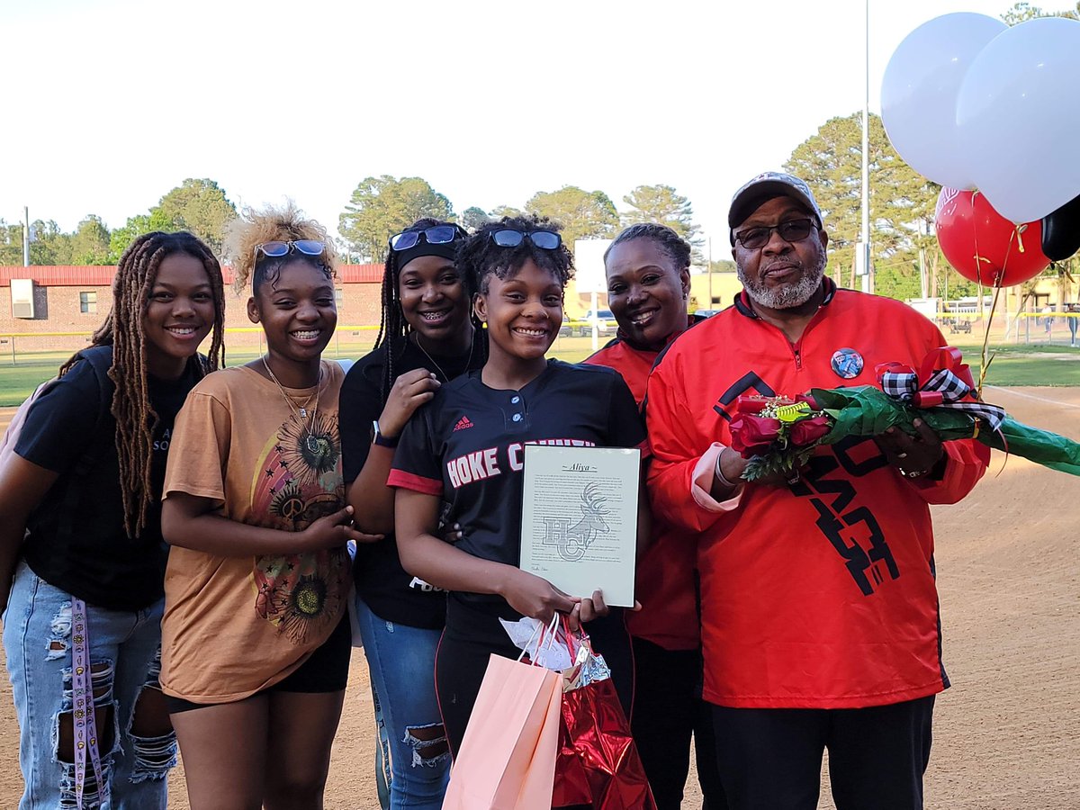 HokeCoSchools's tweet photo. We were so proud to celebrate our softball seniors tonight! #AlwaysABuck🥎❤️🖤 https://t.co/uQ3pie8JsG