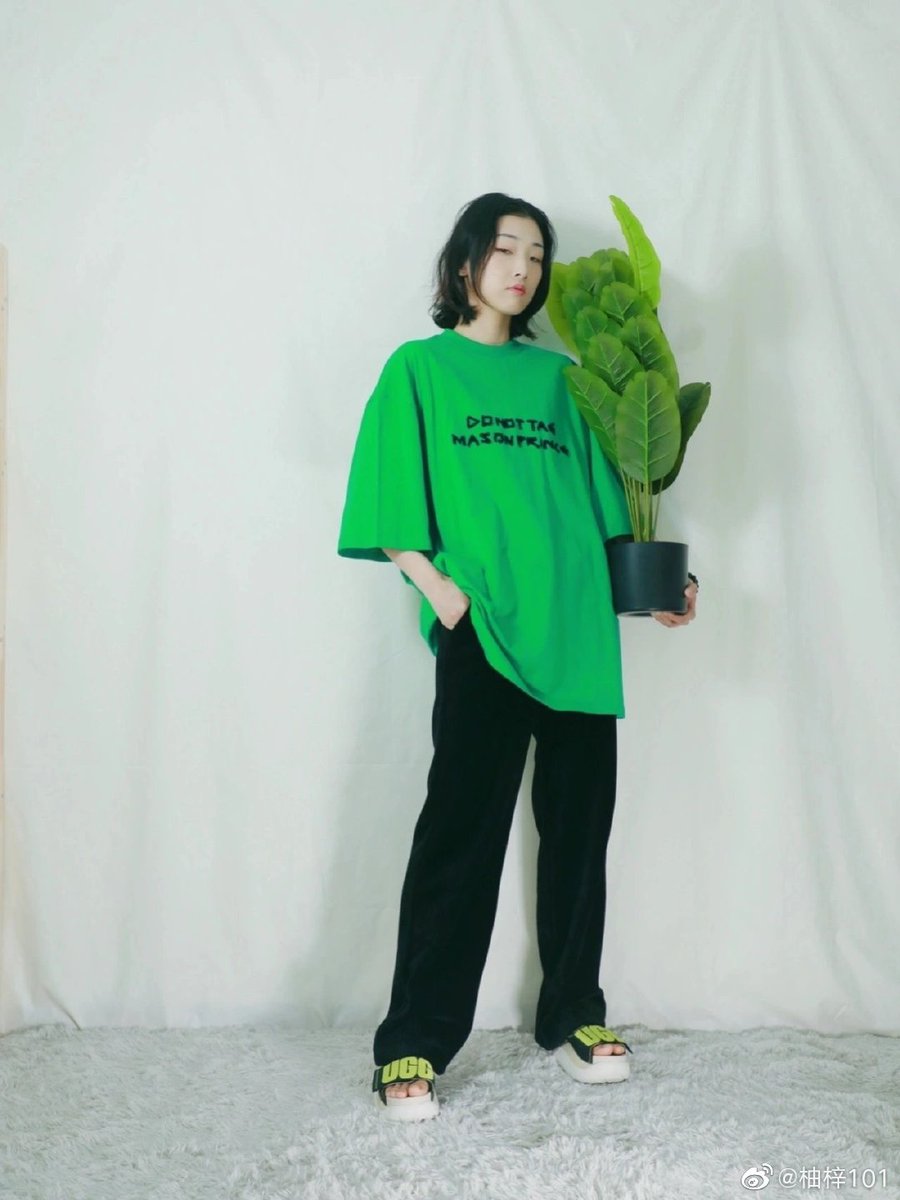 yamyfiles's tweet photo. 20220416

Xiaohongshu 🍠 update

OOTD 💚🖤 Simply go out 📸

#Yamy #YamyGuo #Yamy郭颖 #Yamy_郭颖

(2) https://t.co/p0Pr7brHgp