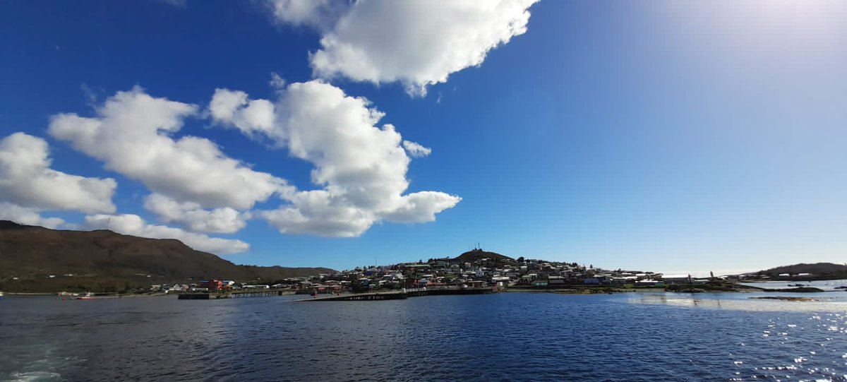 chilotunga's tweet photo. Por favor me ayudan con un RT...para que Banco Estado llegue a Melinka con una sucursal se SERVIESTADO. Estamos entrando al invierno y el banco más cercano está a 5 horas de navegación cuando hay buen tiempo. Me ayudan???? https://t.co/19kjoBYC7Z