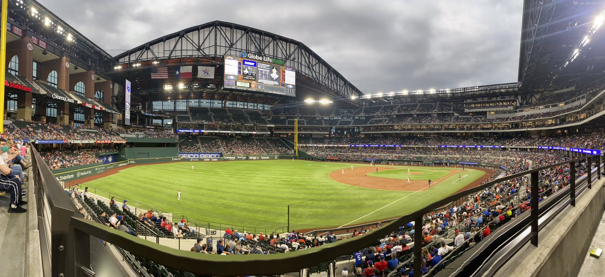 OffspeedPod's tweet image. Huh, everything really is bigger in Texas. #StraightUpTX