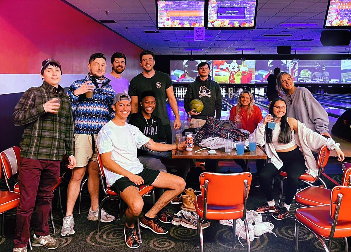 GoBowlingdotcom's tweet photo. Hit up the crew; it's time to hit the lanes! 🎳
Tag the bowling squad below to let them know weekend plans have been made already. 🍹 🎉
📸: robbiejstanley
#GoBowling #weekendwithfriends #nightout #bowling https://t.co/SUFyNM2Ton