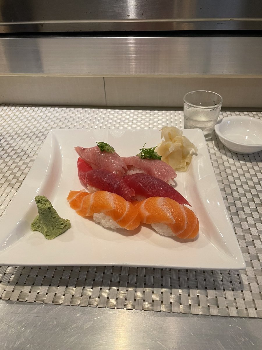 Mickey Yawn tweet media