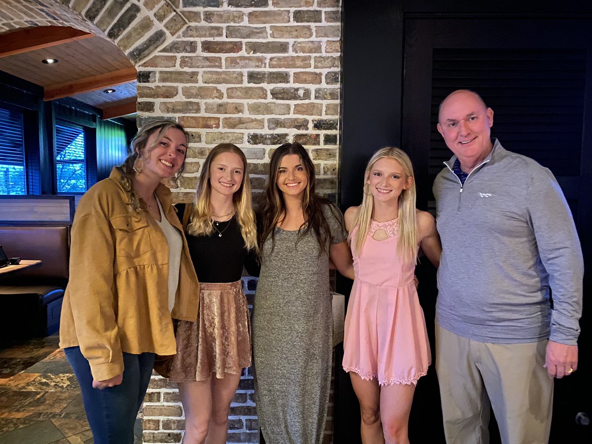Midland_VBall's tweet photo. Our annual senior dinner tonight with these 3 great young women. Loved hearing about all the memories they made during their time at Midland. They are going to be very successful in life, wishing them all the best! https://t.co/9GSpxjZ9RF