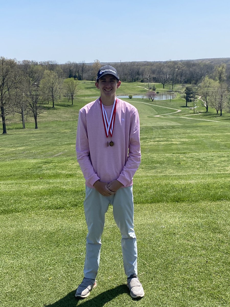 STCHSgolf's tweet photo. STC golfers finished 6th today at the St. James tournament. Ryan Bozada finished 8th overall and also won the long drive competition! https://t.co/Kju56f2fZ7