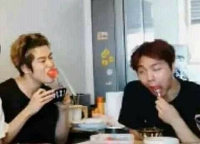 แม่บอกให้รีบกิน อีกสิบนาทีรถโรงเรียนมารับแล้ว