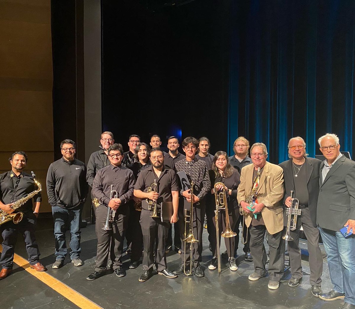 swisdfinearts's tweet photo. Today members of the Legacy Jazz Ensemble performed with the Palo Alto College Jazz Band! One of the members of their ensemble is a Titan Alumni! Very proud of these students! #TitanProud #TitanStrong #Jazz https://t.co/zeJXSiiJLE