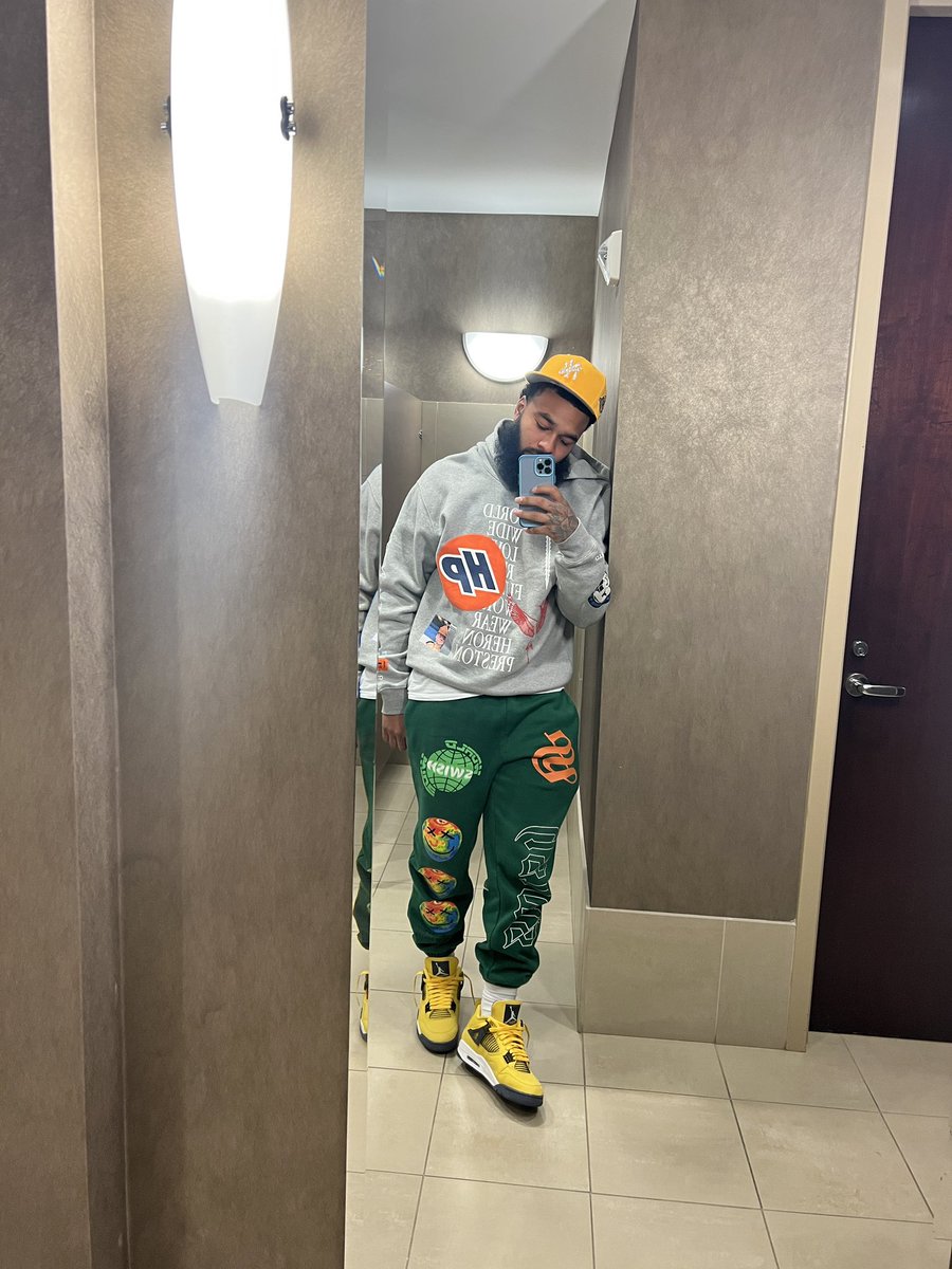 clarencenyc's tweet photo. Long day.. https://t.co/cQSgKXyfeY