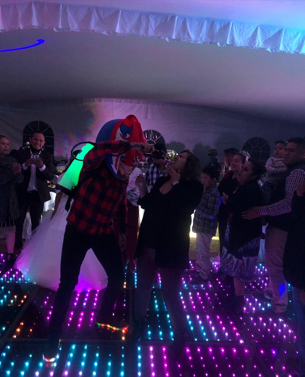 djsmyllers's tweet photo. El escorpión dorado con shots haciendo de las suyas @ESCORPIONGOLDEN #DjsMyllers #toluca #boda #metepec #fiestametepec #bodastoluca #bodastolucaymetepec #escorpiondorado 

7225663953 / 7225326278

#pistailuminadatoluca #pistailuminadametepec https://t.co/DWgPejJrFl