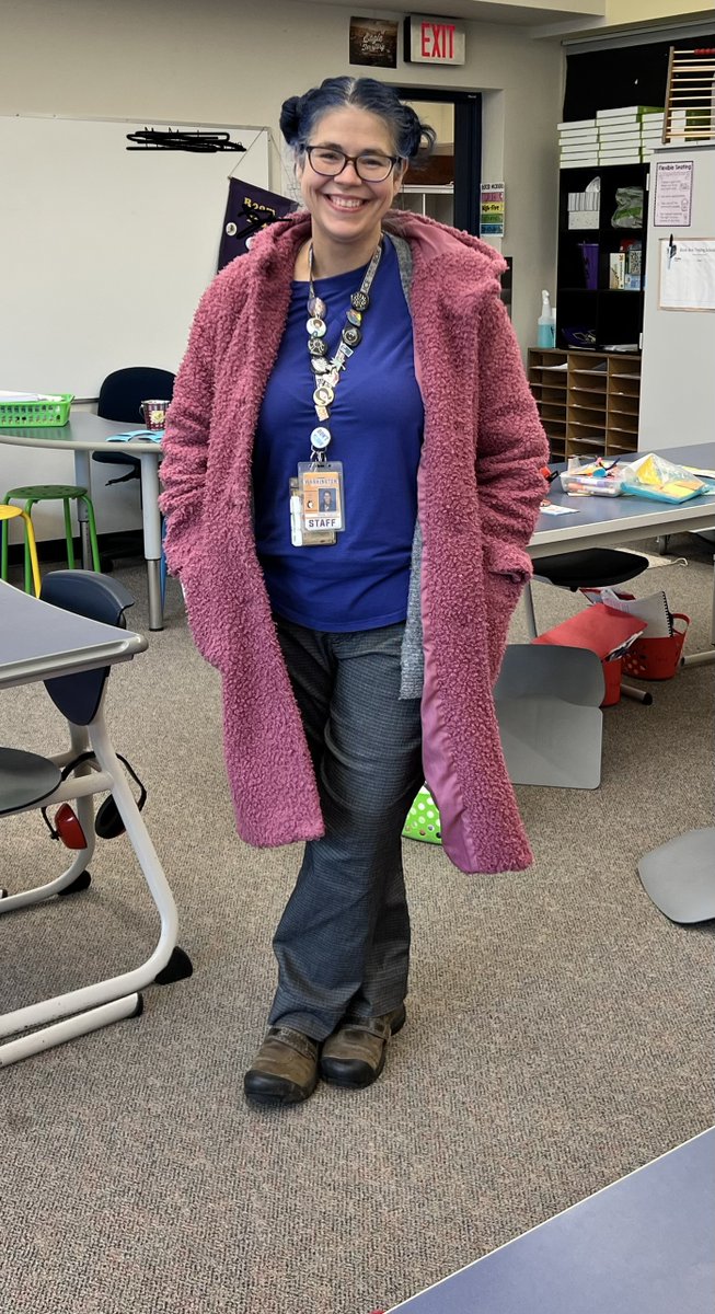 Our Husky Hero is…
⭐️Mrs. Wendy Anderson⭐️

Mrs. Anderson is one of our amazing Kindergarten teachers! She has been teaching for 21 years with VPS. 

In her free time she loves to spend time with her family, paint, legos, and baking. 🐾