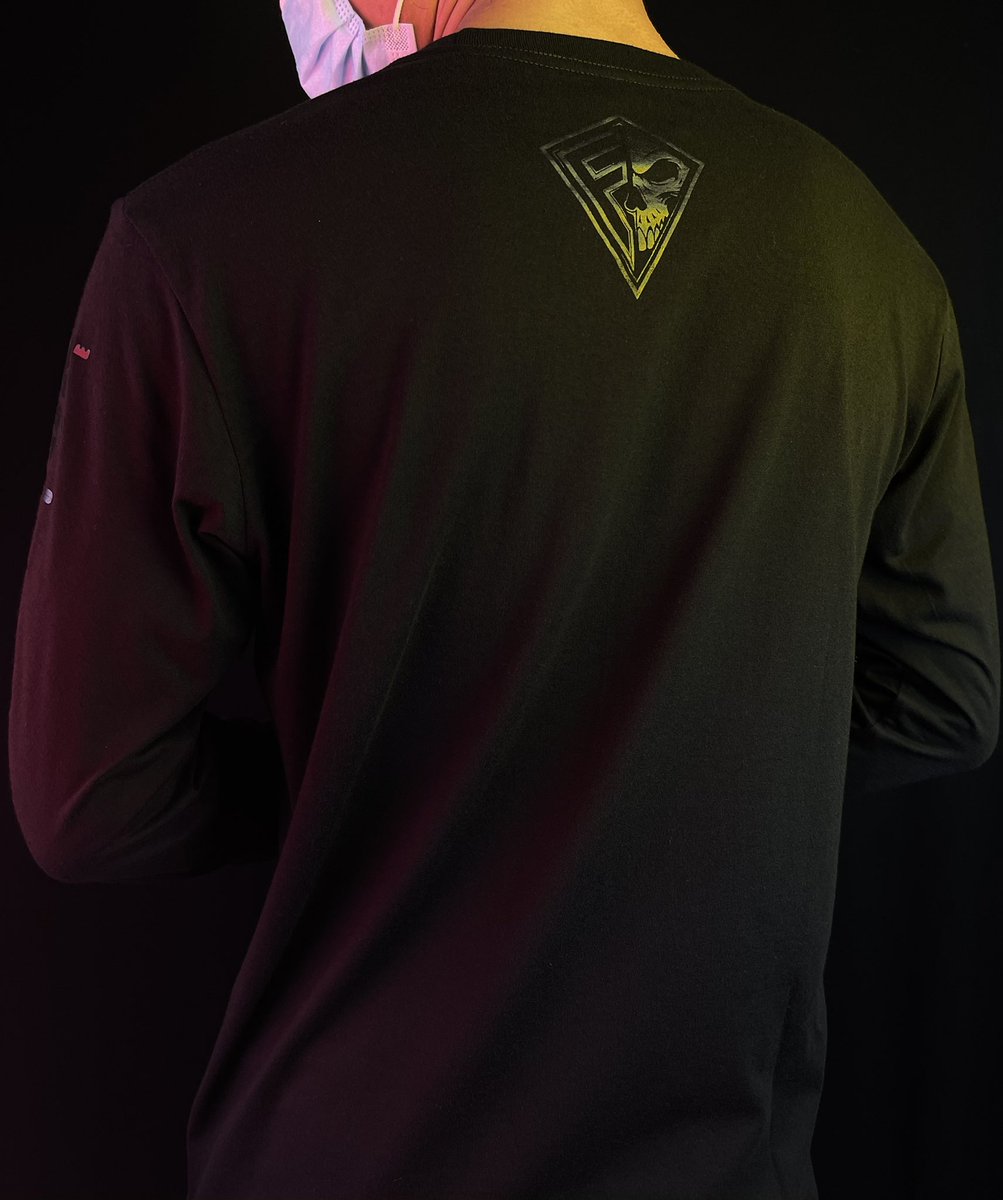 The Elegant longsleeve black on black by FBNstore kira kira nih balakal masuk ke koleksimu ga ya 🔥