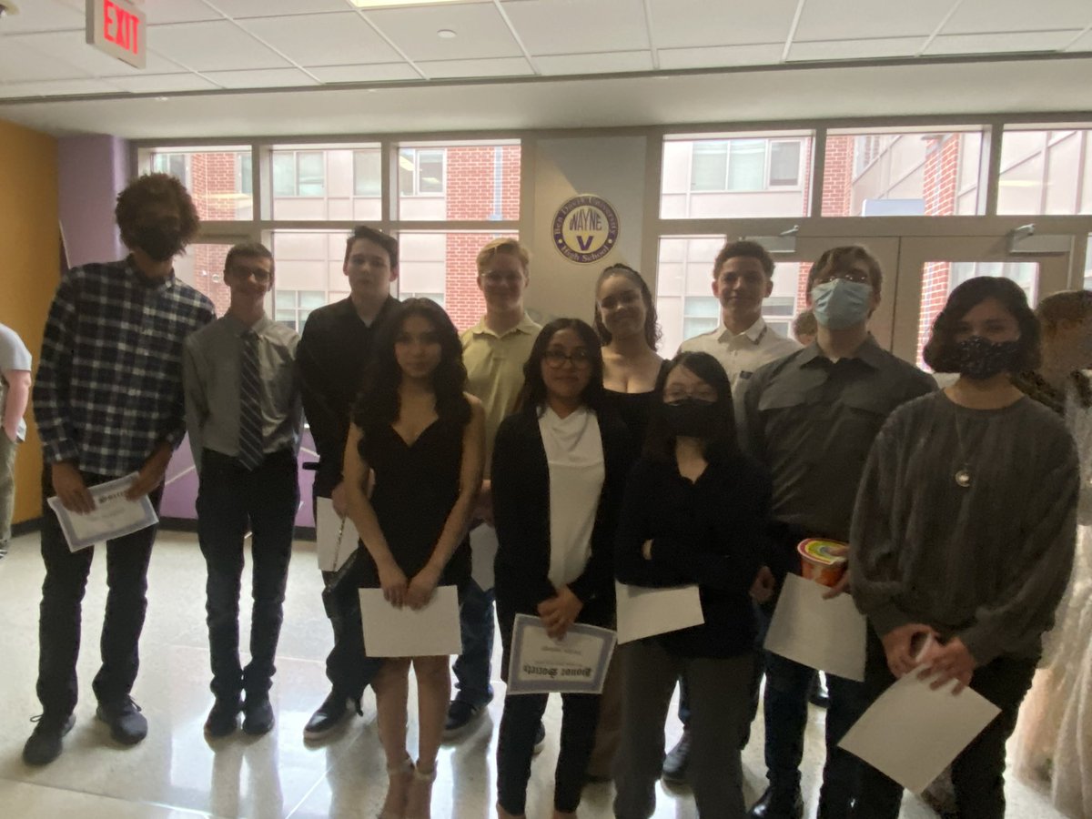 MrsMasters0708's tweet photo. Former Galaxy students who were inducted into National Honors Society! Congratulations!! @LHCGalaxy @daday74 @LHCWilson https://t.co/wiekShfDSA