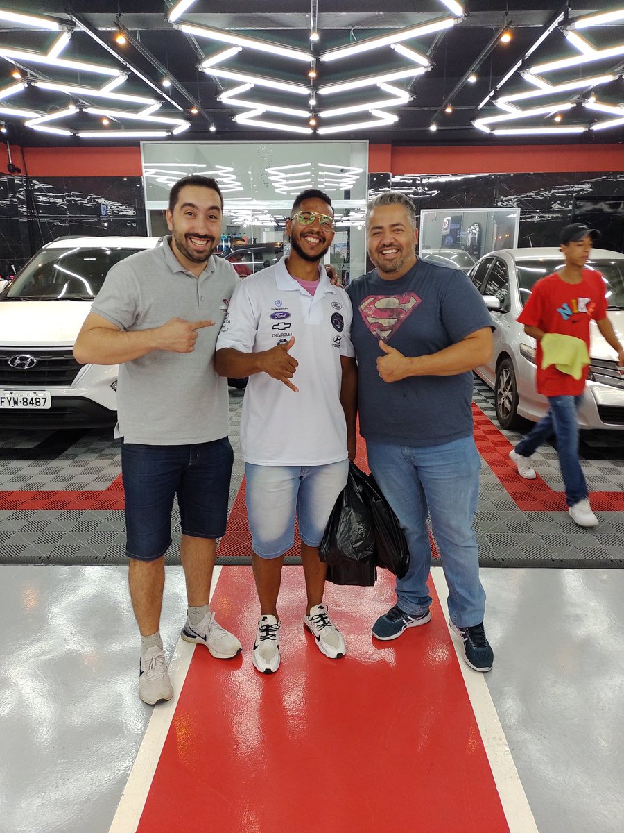JiujitsuRobinho's tweet photo. Hoje foi dia de brilhar 🚗💎 #polimento #carro #details  #detail  #higienização https://t.co/x7hUA4IpR3