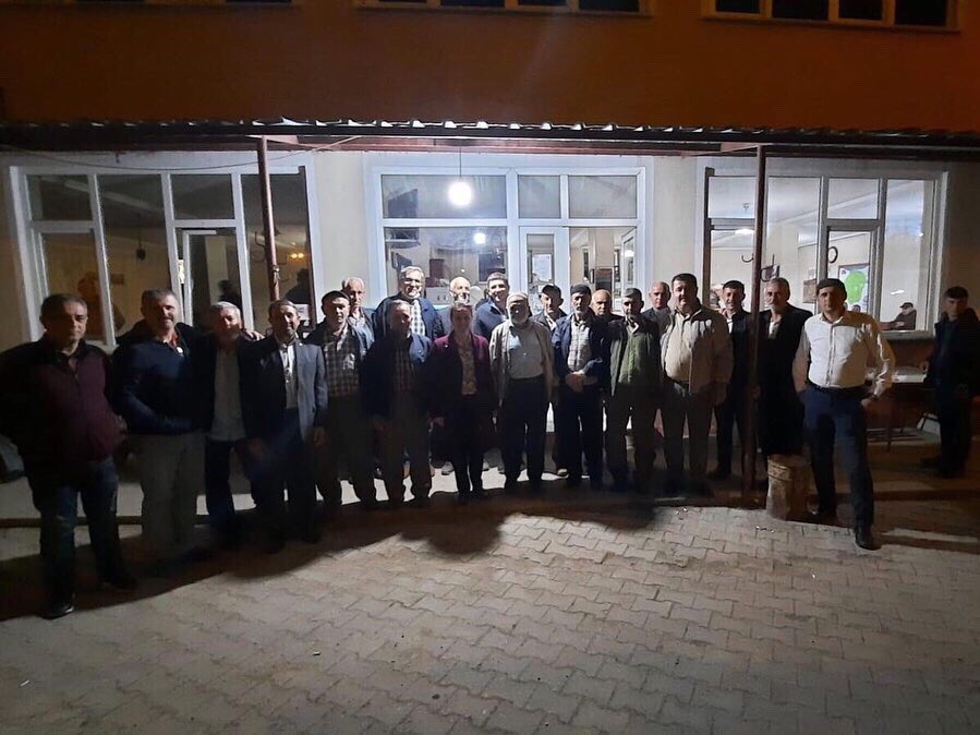 📌Sebepli Mahallesi
Bu akşam Sebepli mahallemizde sıcacık çaylara samimi ve içten sohbetler eşlik etti.Misafirperverlikleri için mahalle halkımıza çok teşekkür ediyoruz...
#GönenİçinCanlaBaşla
<a href="/EkremBasaran_/">Ekrem Başaran 🇹🇷</a> <a href="/meralcngz/">Meral Cengiz 🇹🇷</a> <a href="/av_merveuncuk/">Av. Merve ÜNCÜK İŞGÜDEN</a> <a href="/demirpervin10/">Pervin Demir 🇹🇷</a>