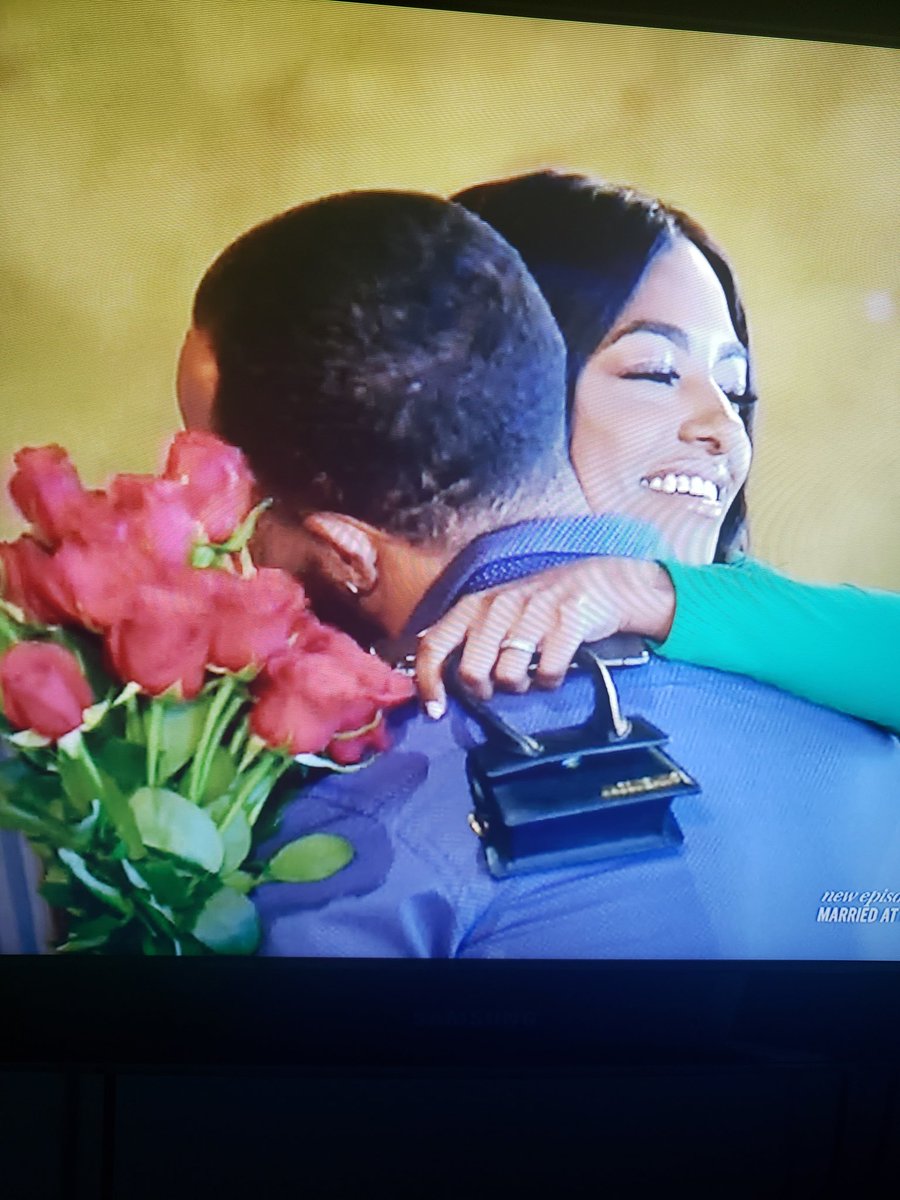 lizzyemcee's tweet photo. Girl, what you got in this little bitty purse? Your expectations of Olajuwon? Or all of the respect he has for you? #MarriedAtFirstSight #mafs https://t.co/Ybuy8IaJ83