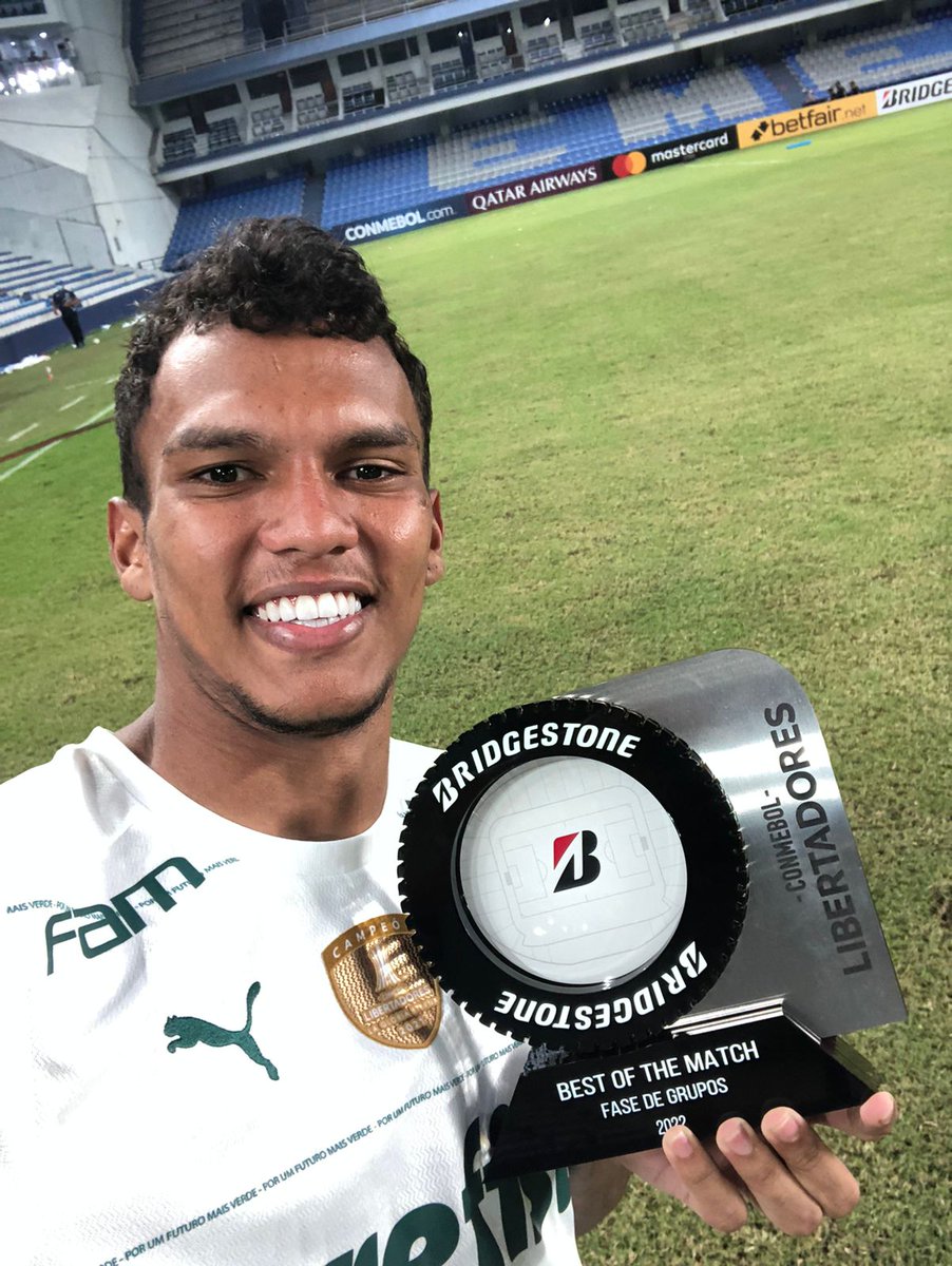 Palmeiras's tweet photo. ELE É BRABO, TÁ? ⚡
Mais um 🏆 para a coleção do 𝐁𝐄𝐒𝐓 𝐎𝐅 𝐓𝐇𝐄 𝐌𝐀𝐓𝐂𝐇!
#AvantiPalestra #EMExPAL
#AlmaECoração #EquaPorco https://t.co/0XnaM5gBtn