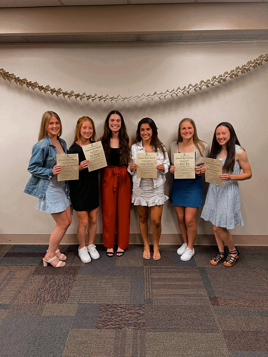 maggiepemberto2's tweet photo. So honored to be inducted into the National Honors Society tonight! #workinghardonandoffthefield https://t.co/7u2gJ3cxEy