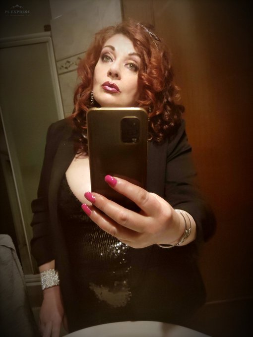 Miei carissimi amici oggi ho voglia di farmi un selfie davanti allo specchio 😜😜😜😜😜😜  https://t.co/wTXZjUBbQu  <a href="/tag/selfie"class="tags"><span>#selfie</span></a><a href="/tag/model"class="tags"><span>#model</span></a><a href="/tag/photography"class="tags"><span>#photography</span></a><a href="/tag/star"class="tags"><span>#star</span></a><a href="/tag/foto"class="tags"><span>#foto</span></a><a href="/tag/phone"class="tags"><span>#phone</span></a>