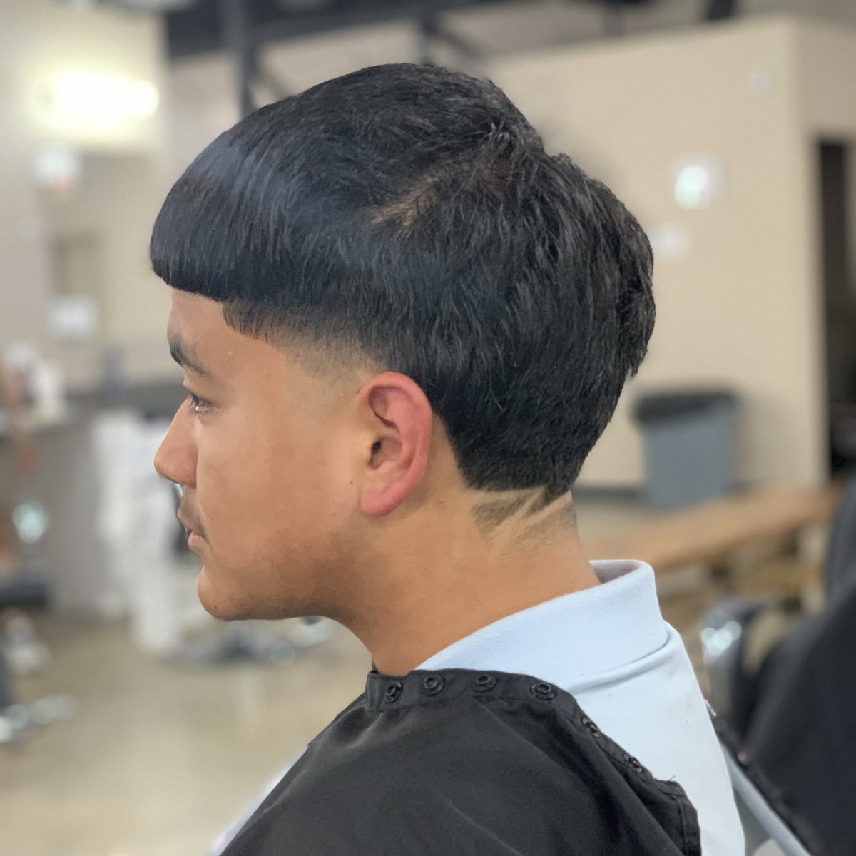kari__3's tweet photo. One haircut at a time 💈🔥 #barber #barberstudent https://t.co/5DpkR6EtzZ