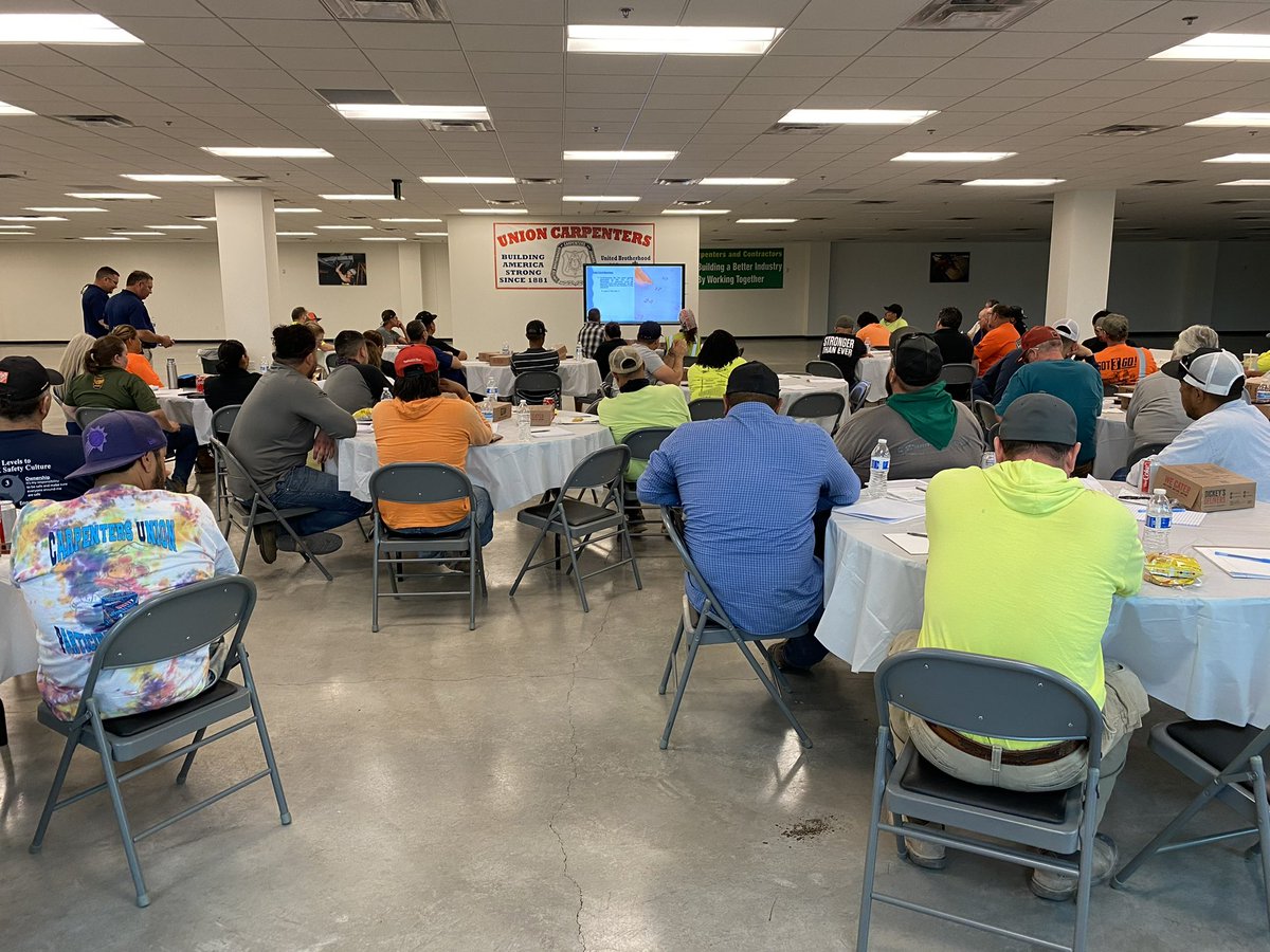 Local1912's tweet photo. April’s Foreman and ALP meeting #UnionStrong #carpenterslocal1912 #jobswagesbenefits https://t.co/TCZ4bYwac8
