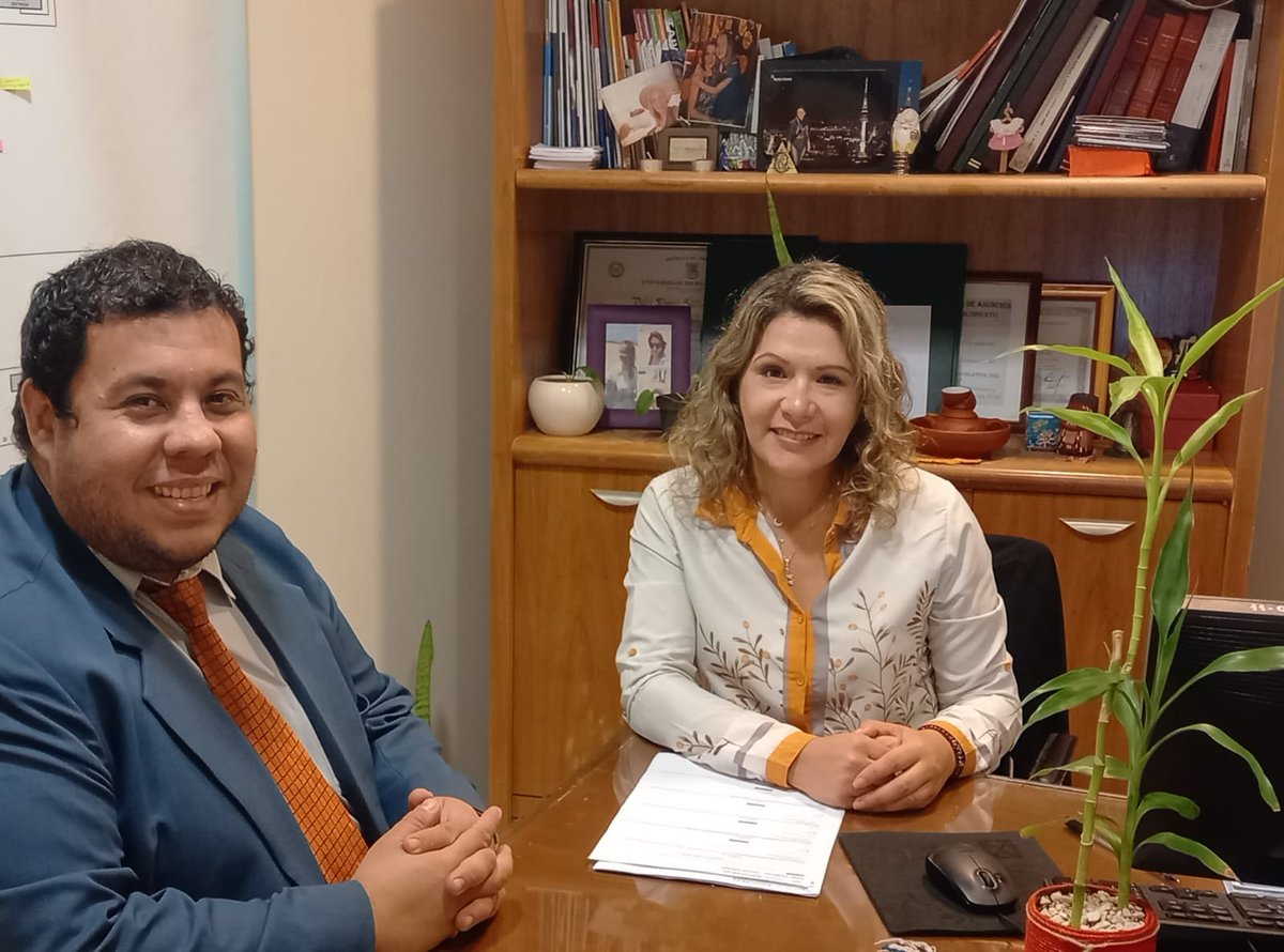 itslhcdparaguay's tweet photo. El Director del @itslhcdparaguay, Prof. Lic. #Diego_Irala, se reunión esta mañana con la Lic. #Dalci_Romero, Directora de Información y Gestión Legislativa de @DiputadosPy, a fin de coordinar próximas capacitaciones sobre el uso del Sistema de Información Legislativa, #SILPy. https://t.co/nLYI0FvlXG