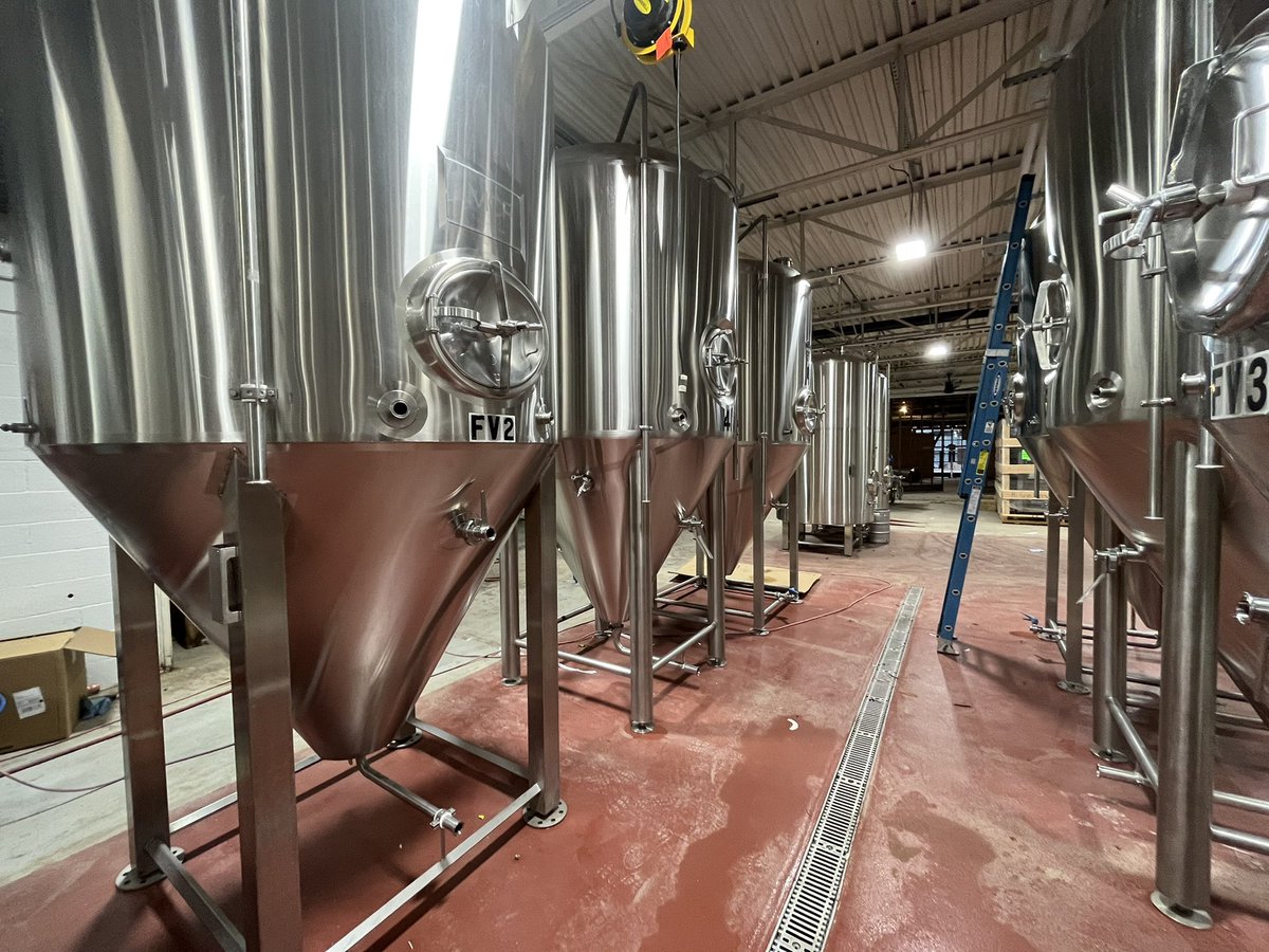 HiSignBrewing's tweet photo. We’ve had 5 long years to think about all the changes we’d make if we survived 4 years of freeway construction 🚧 and moved. Close to showing y’all. #hisignbrewing 2.0. https://t.co/5q4KJkuT5D