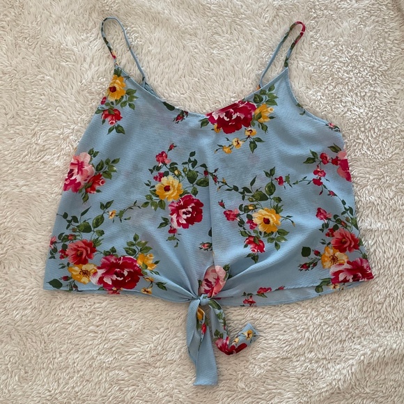 JesHallissey's tweet photo. So good I had to share! Check out all the items I'm loving on @Poshmarkapp #poshmark #fashion #style #shopmycloset #proedge #dior #lush: https://t.co/olm8coefjc https://t.co/YDF3wIsVpA