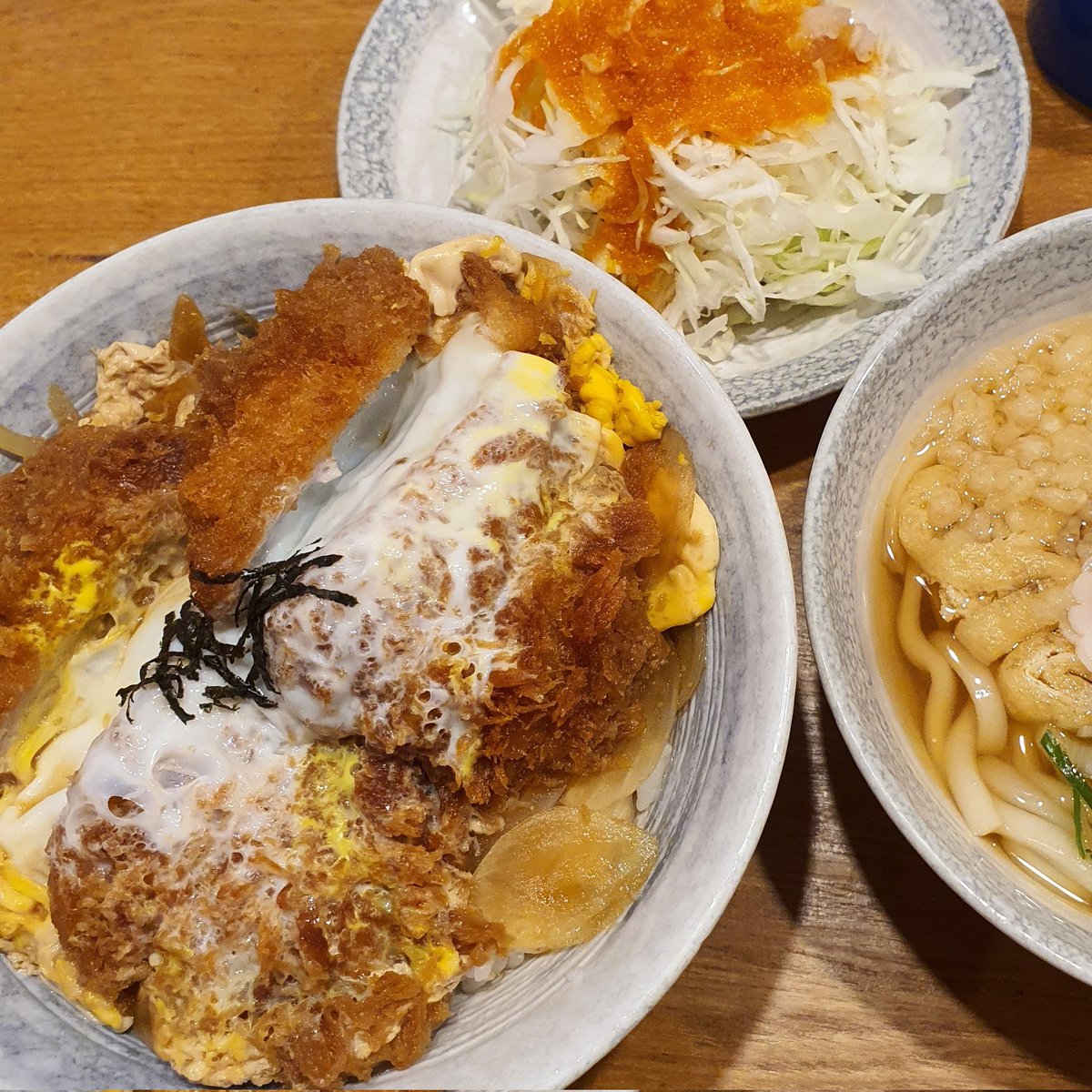 goniiij's tweet photo. #고니머거요
개미친카츠동을파는곳
내인생손에꼽게맛있는카츠동을파는곳
재방문가장많이한일식집중한곳 https://t.co/WBguk0ASTD