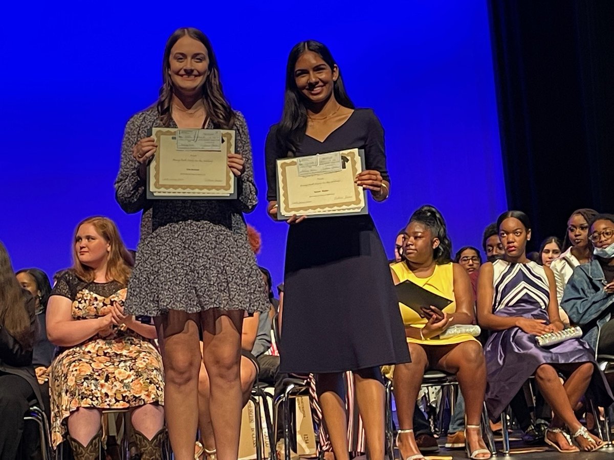 khestand18's tweet photo. Super proud of ⁦⁦@ellahestand10⁩ She received three local scholarships tonight at SCHS Senior Awards! 💙 https://t.co/MFAnHZza5S