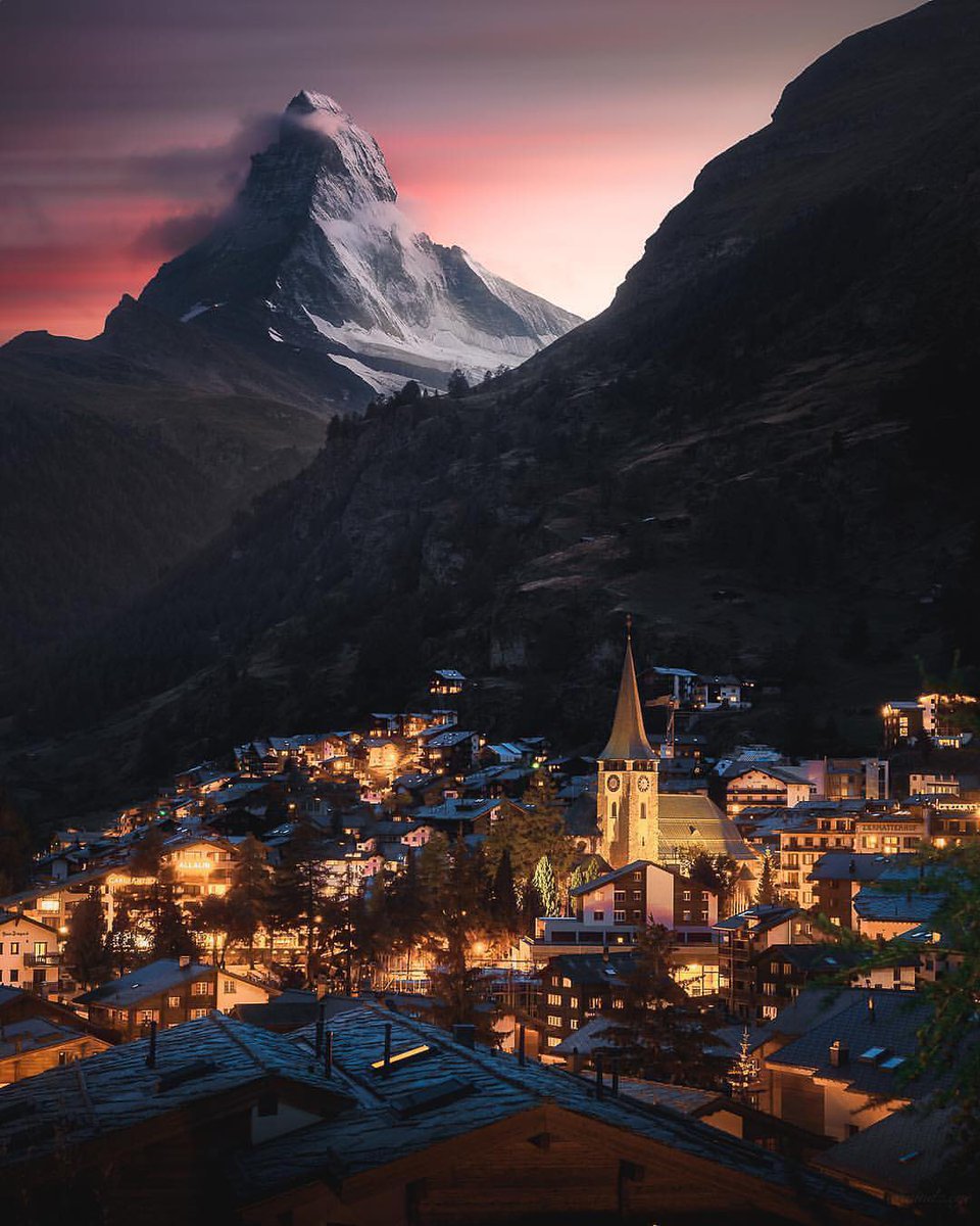 Gn ✨
.
Sunset into Night Timeblend from Zermatt, Switzerland