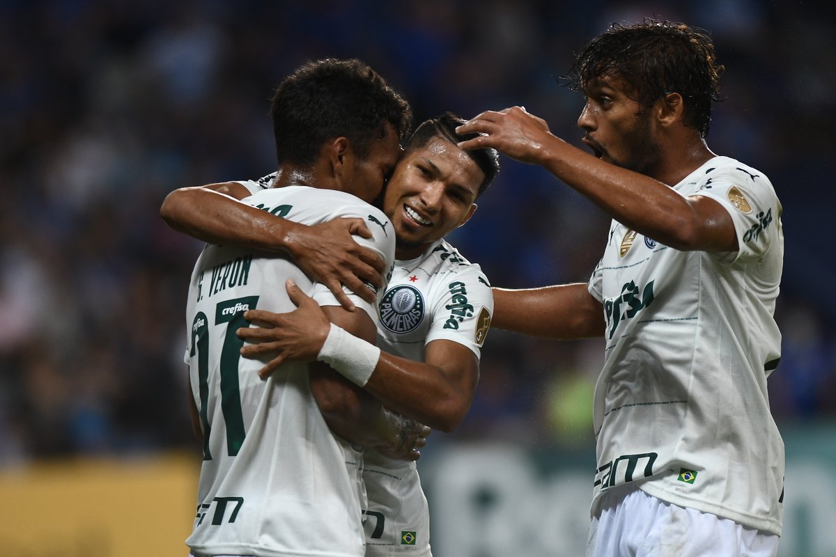LibertadoresBR's tweet photo. 💚🔝 Aumentou o recorde!

🐷 @Palmeiras, o visitante com a maior série invicta da história da CONMEBOL #Libertadores!

✅ 1⃣7⃣ jogos 
✅ 1⃣2⃣ vitórias
✅ 5⃣ empates

🏆 Não perde fora desde março de 2019! https://t.co/OtA3FC7mkc