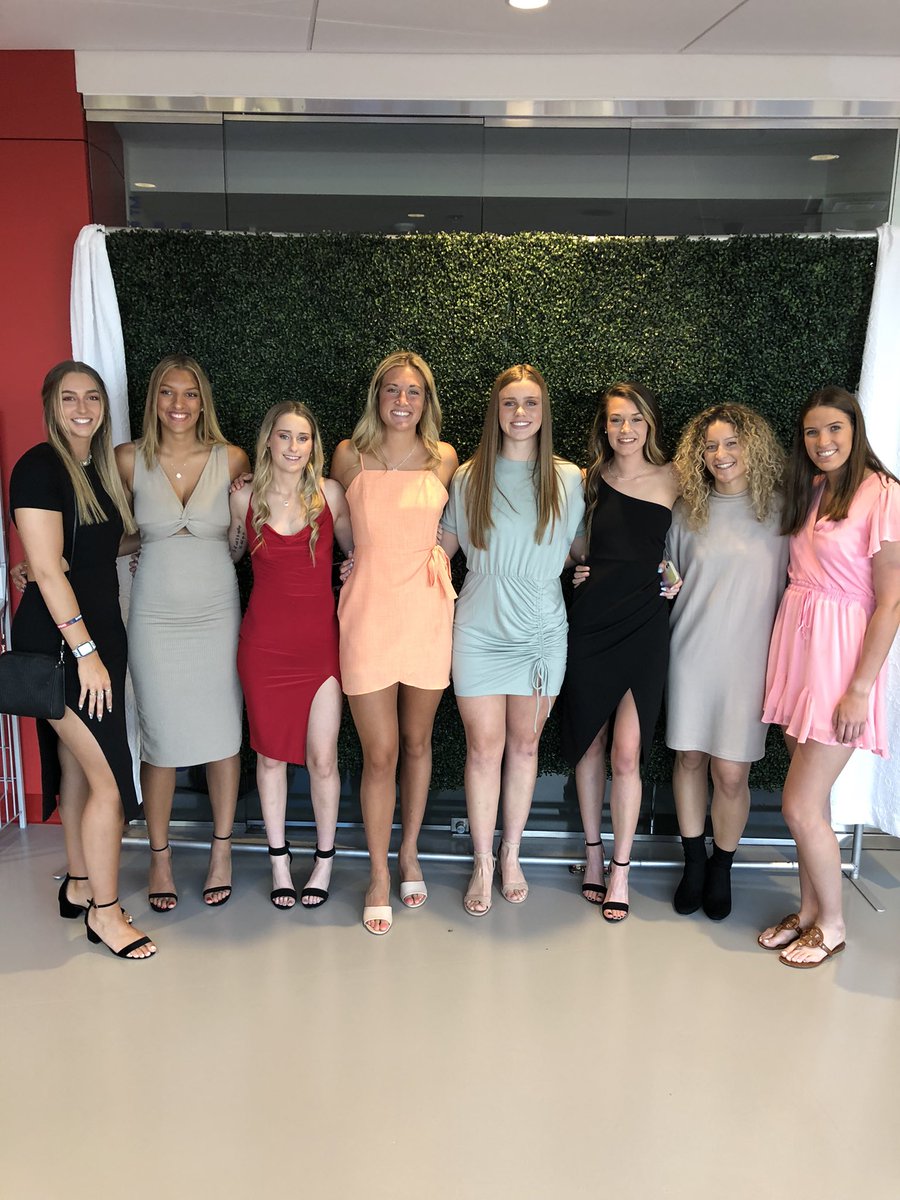 RandaD21's tweet photo. Great times at the @USIAthletics Archie Awards!! Congrats to @esdehart3030 &amp; @HaithcockHannah being up for the biggest award of the night🤞🏽#TheyCute #ProudCoach https://t.co/YZ2RBSVaed