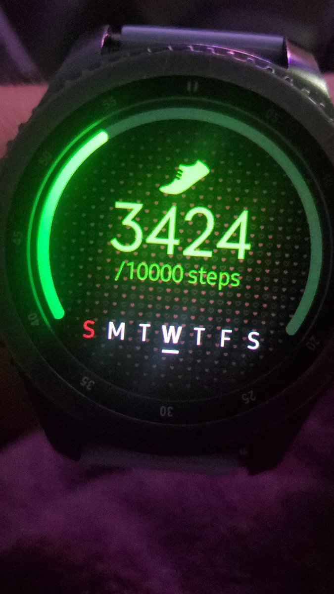 lvhjen's tweet photo. #fail #noworkout #FitnessMotivation I feel like I had more steps than I see here, but the watch don't lie. https://t.co/9qKWZTvlZ6