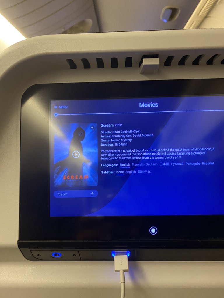 _lextacyyy's tweet photo. Air France knows what the fuck is up @ScreamMovies https://t.co/q07IsRbuWr