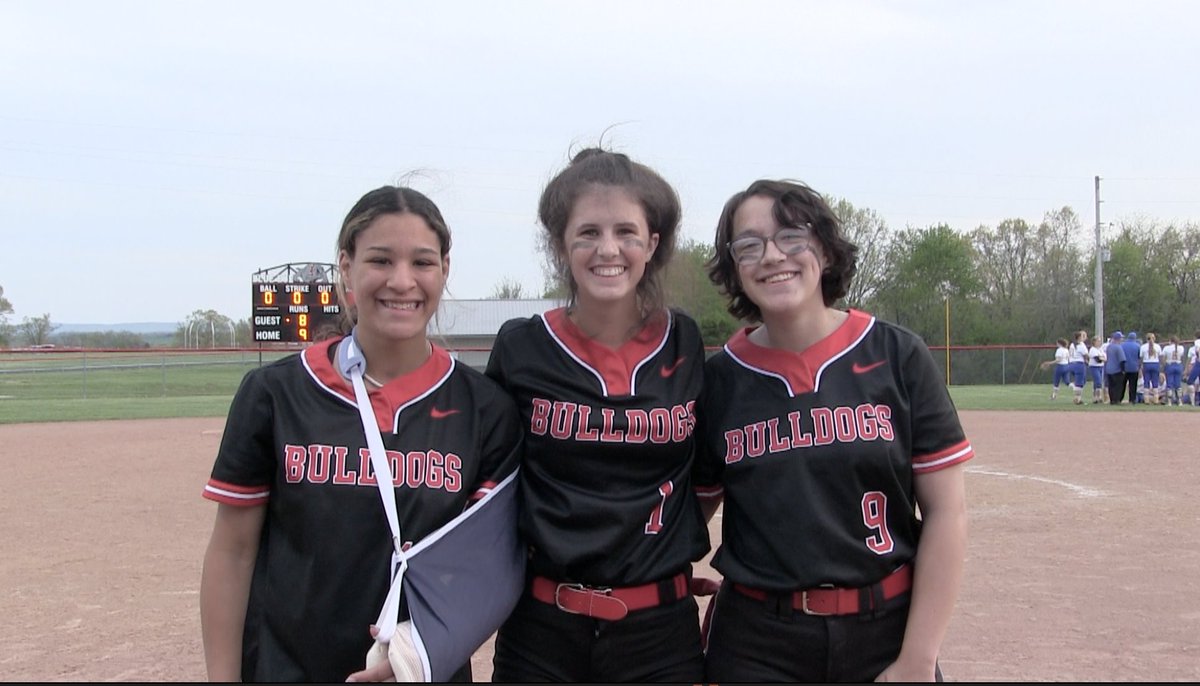 SouthCenMoSport's tweet photo. Blue Eye Softball Seniors: MAKAYLA JOHNSON-injured going full throttle like she has done her entire career. SKYE HOBBS-great night at bat going 4 for 4 + an intentional walk. COREY BERRY-a triple in the 7th then scoring to send the game into extra innings. Good luck seniors! https://t.co/WEWOkL8dwB
