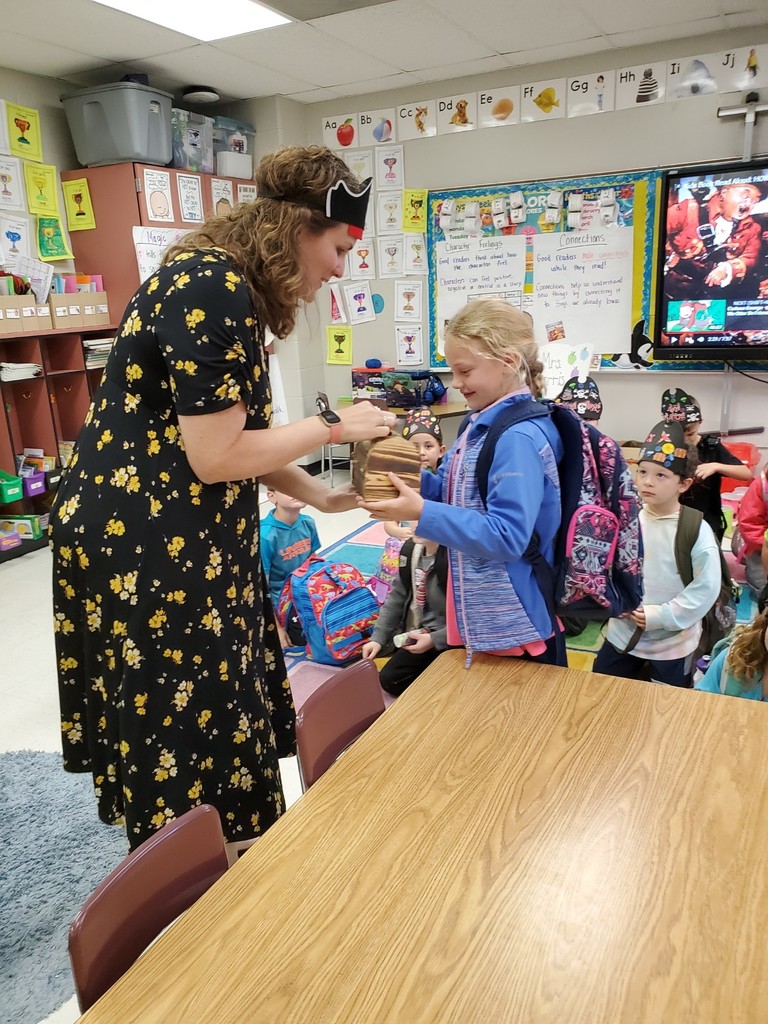 NikePrincipal's tweet photo. Haven’t received an email to contribute to Book Blast? Help give all our students access to more books by making a school-wide donation: https://t.co/T02OnoF9Qt
 Your support truly makes a world of difference in their education!” https://t.co/QUr0s1ieU7