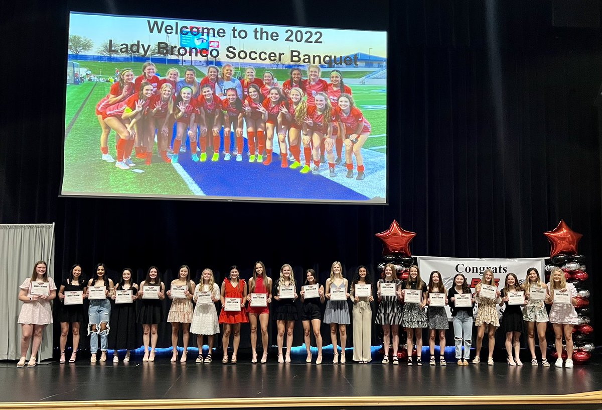 lbsoccer_LBHS's tweet photo. Congratulations to both of our teams on an amazing season! #RiseUp #MakingSteam https://t.co/eA2fcRX4ld