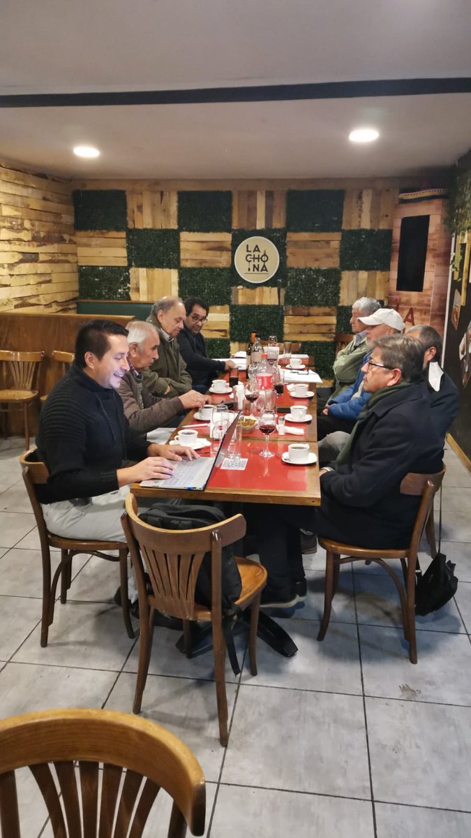 RotaryColina's tweet image. En amena reunión planificando nuestras próximas actividades en beneficio de nuestra comunidad #solidaridad #seguimosavanzando @d_hernandezc @Joselui43754903 @AZUL_PROFUNDO71 @Hector94999650 @Luis46519111