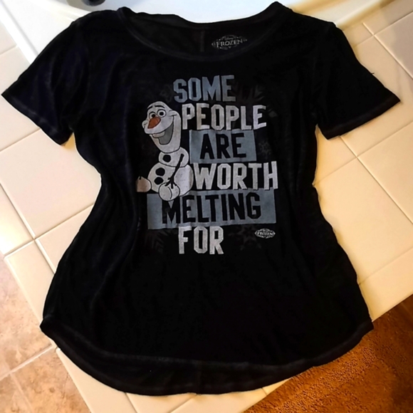 slf_001's tweet photo. So good I had to share! Check out all the items I'm loving on @Poshmarkapp from @deniseallene #poshmark #fashion #style #shopmycloset #dansk #disneyfrozen #italicaartisans: https://t.co/5jZq7iaFyP https://t.co/8vYmbsJM6k