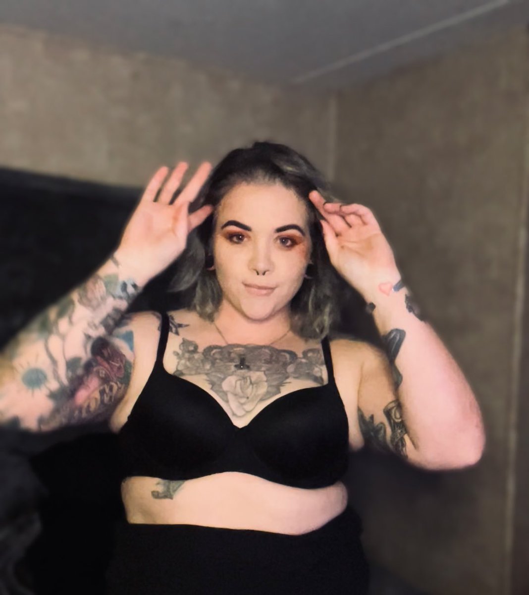 Mixiesplay tweet media